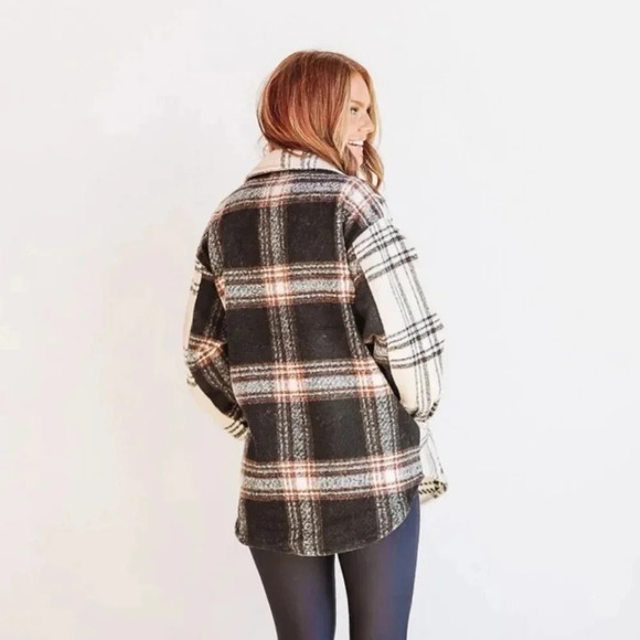 New! Ivory & Black Plaid Shacket With Pockets - Picture 10 of 11